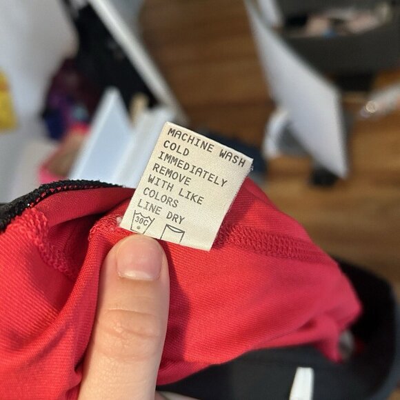 Elegant Black and Red Women's Skort - Picture 8 of 9